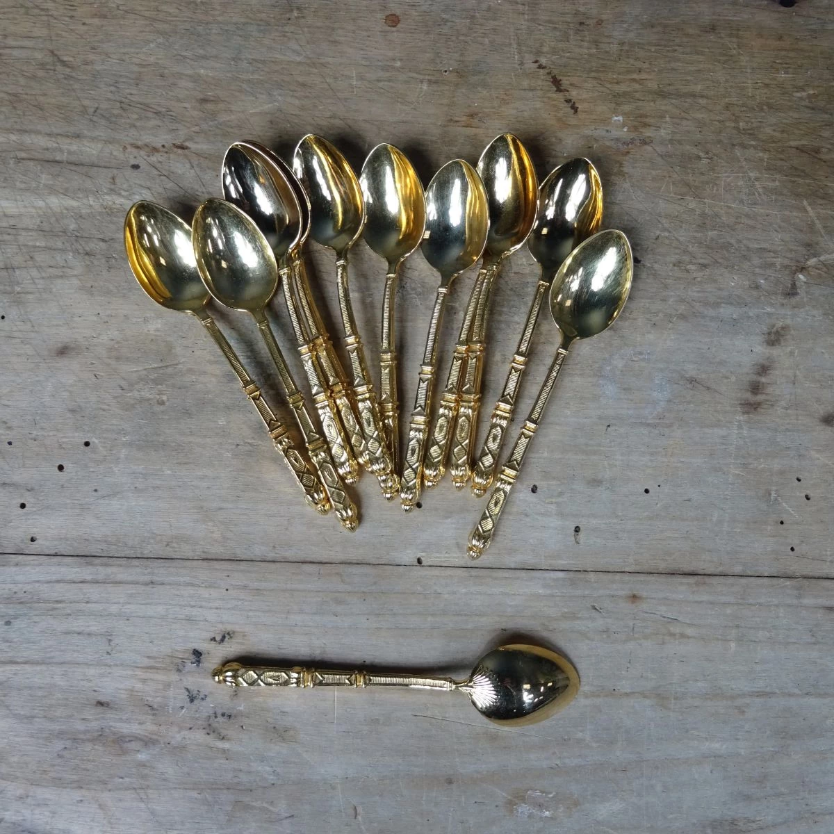 Douze petites cuillères en métal argenté - Tata Faience