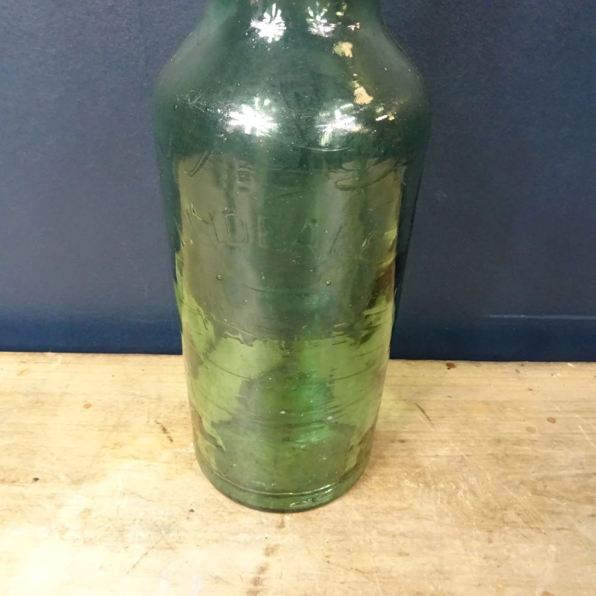 Grosse bouteille 2L verre vert ancienne L'IDEALE - Le palais des bricoles