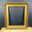 Grand cadre en bois doré pour miroir ou encadrement