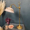 Lampe ancienne en laiton doré & abat-jour verre rose & or