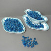 Perles anciennes en verre bleu soufflé bouche