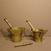 2 Petits mortiers - cendriers en bronze avec pilons